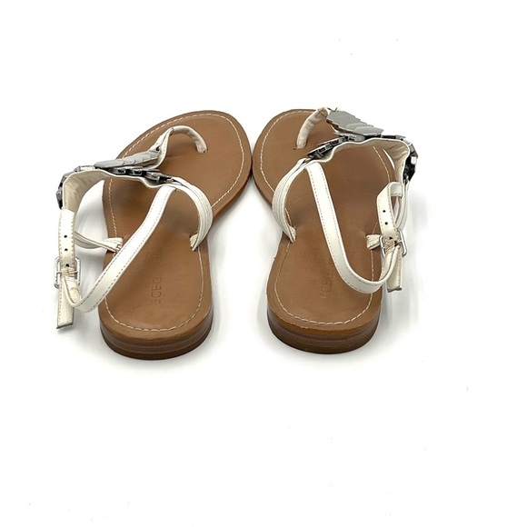 BCBGeneration White Blayre Flat Sandals Thongs Silver Accents Casual Sexy Size 7 - Picture 7 of 7